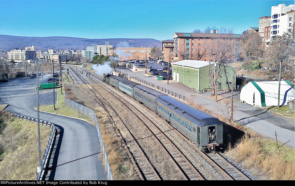 BLW 26 pulls the Santa Train toward downtown Scranton